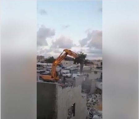 اللد: هدم أجزاء من منزلين بحجة البناء الغير مرخص
